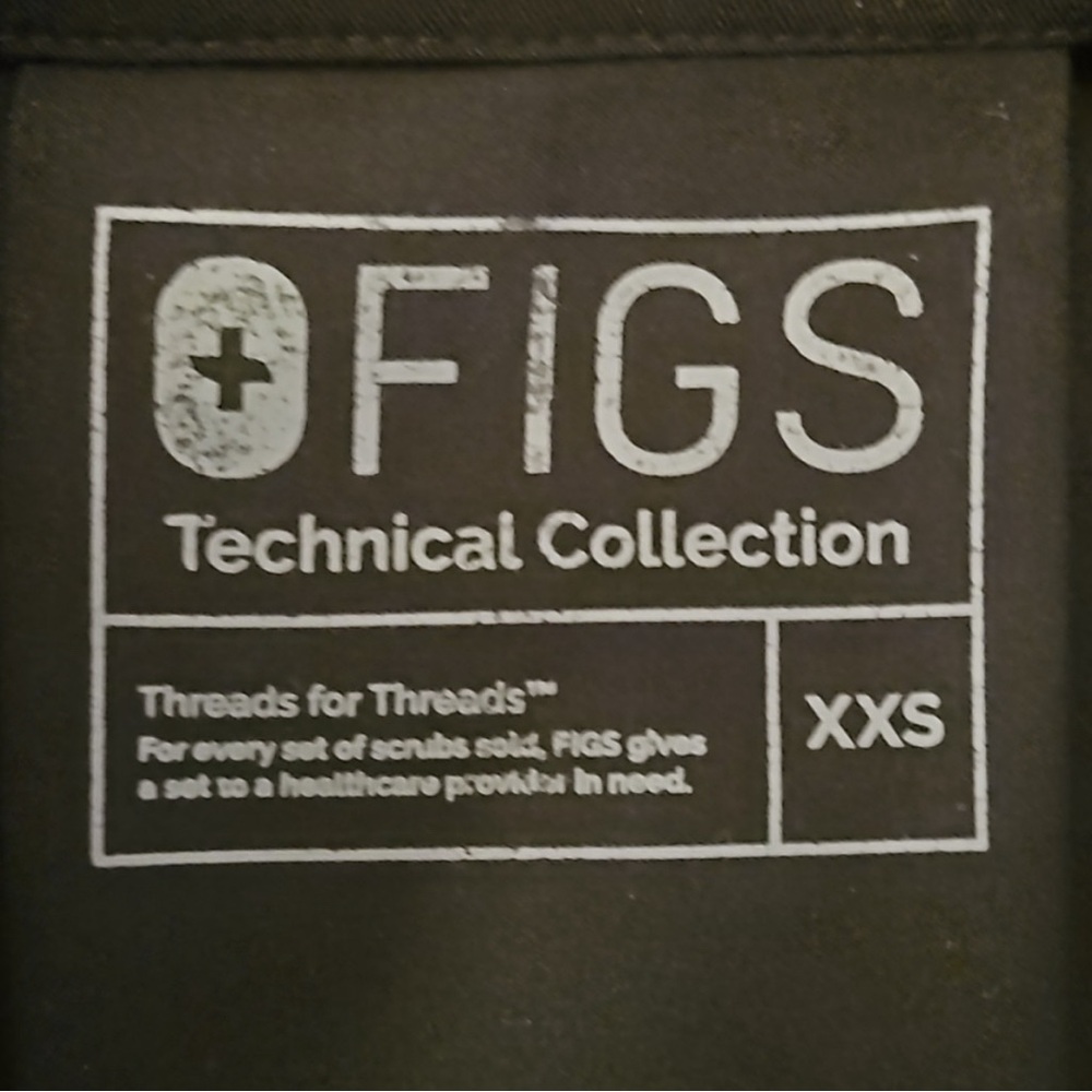 Figs | Technical Collection | Button Up Top | Siz… - image 4